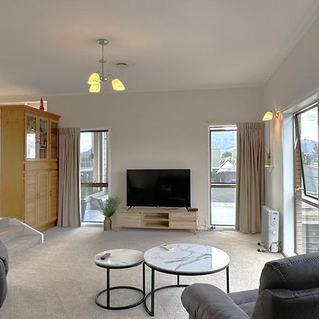 Spacious Retreat With Mountain View โรโตรัว ภายนอก รูปภาพ