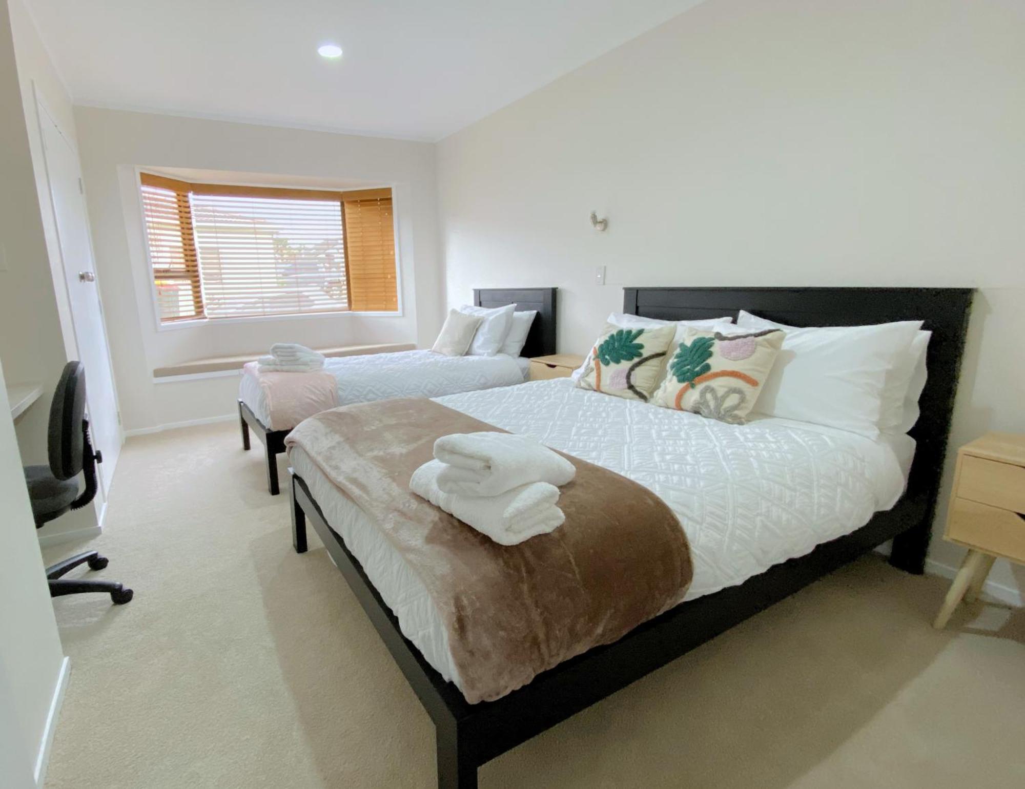 Spacious Retreat With Mountain View โรโตรัว ภายนอก รูปภาพ